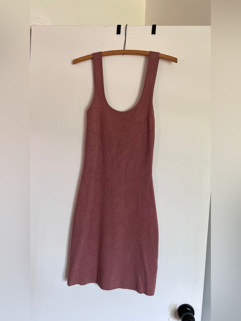 Abercrombie & Fitch Sleeveless Scoop Neck Knit Dress in Dusty Rose
